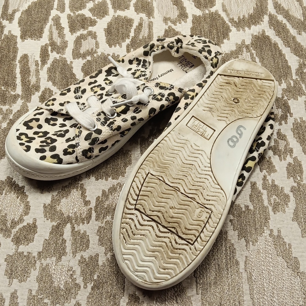 TIME and Tru Cheetah Print Slip on Memory Foam Size 6 - Picture 3 of 4